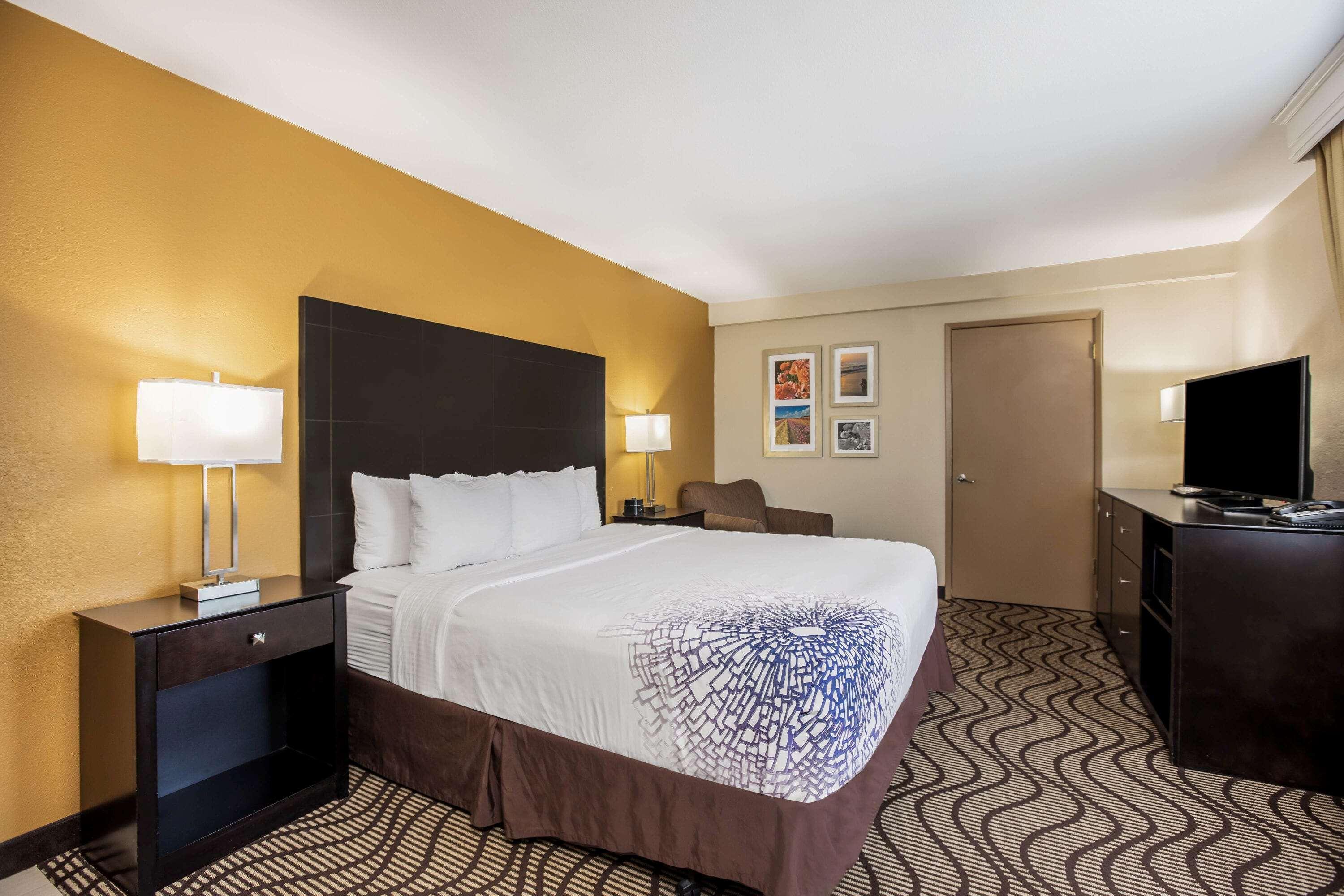 La Quinta By Wyndham Carlsbad - Legoland Area Hotel Екстериор снимка