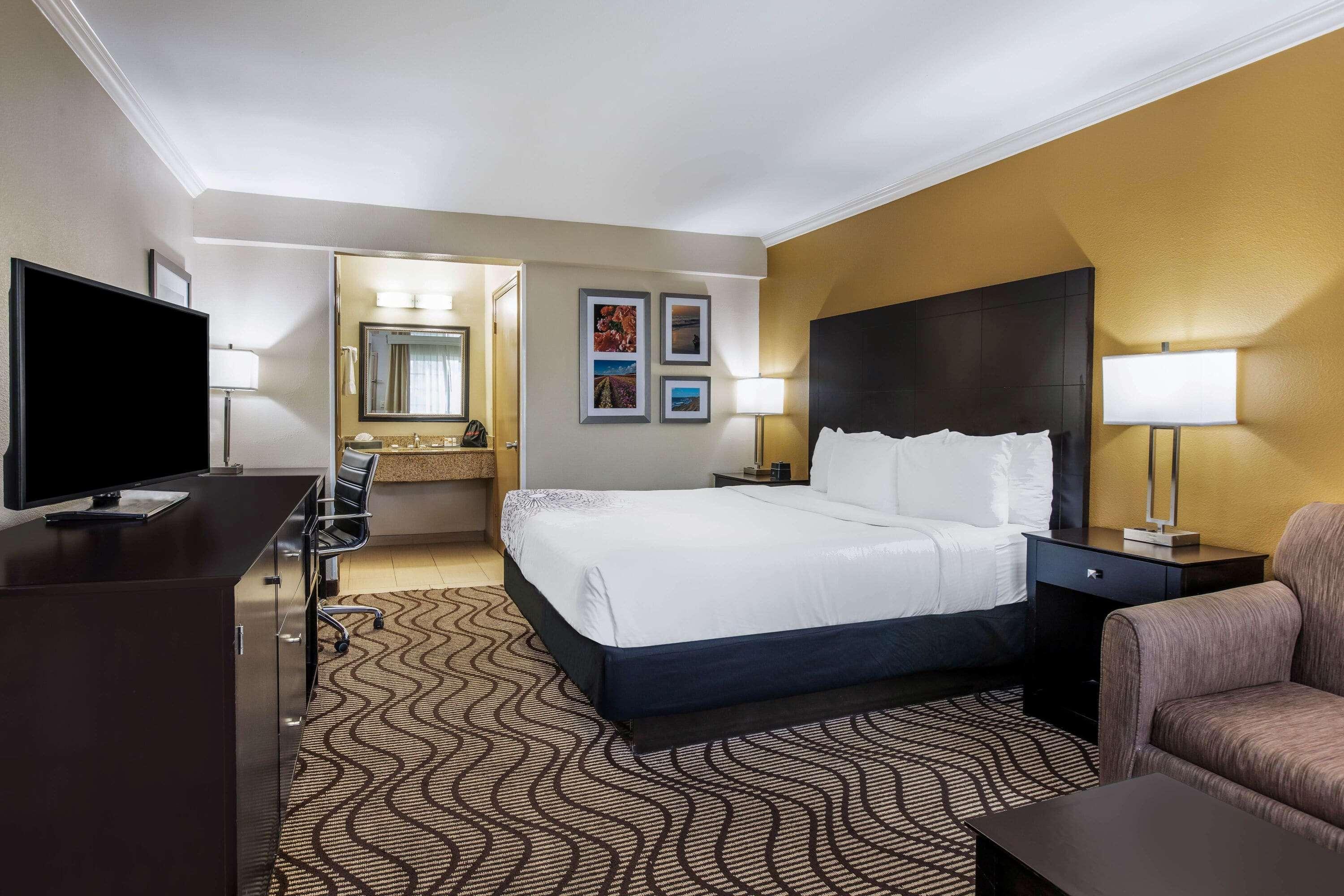 La Quinta By Wyndham Carlsbad - Legoland Area Hotel Екстериор снимка