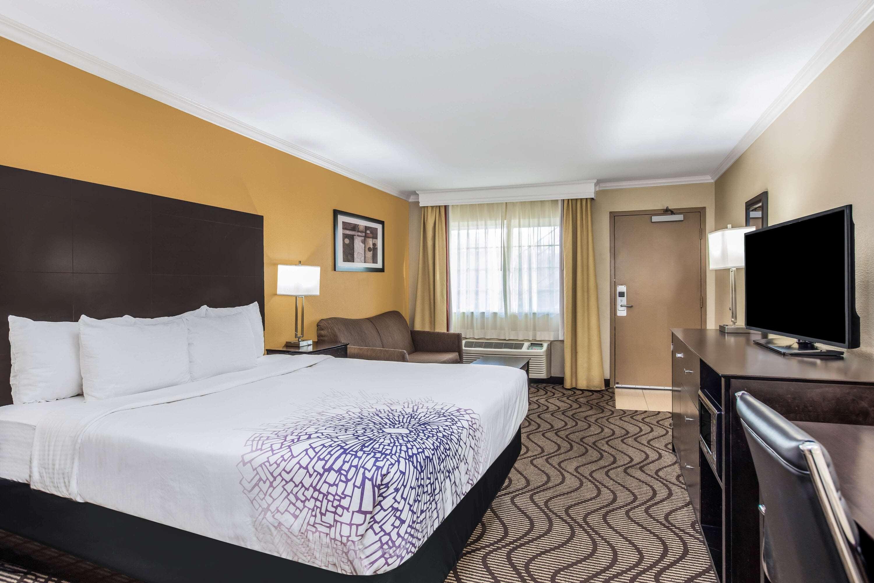 La Quinta By Wyndham Carlsbad - Legoland Area Hotel Екстериор снимка