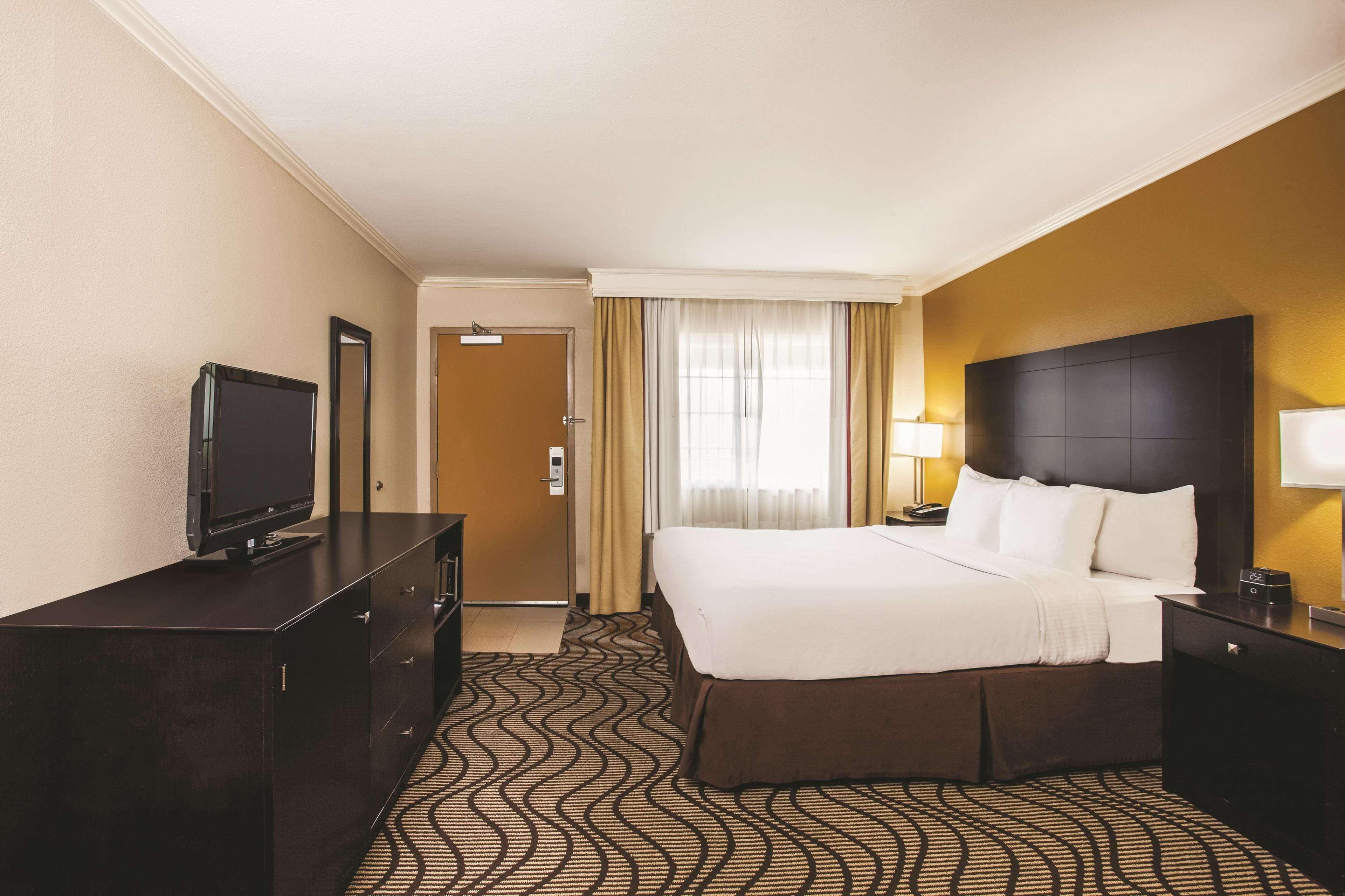 La Quinta By Wyndham Carlsbad - Legoland Area Hotel Екстериор снимка
