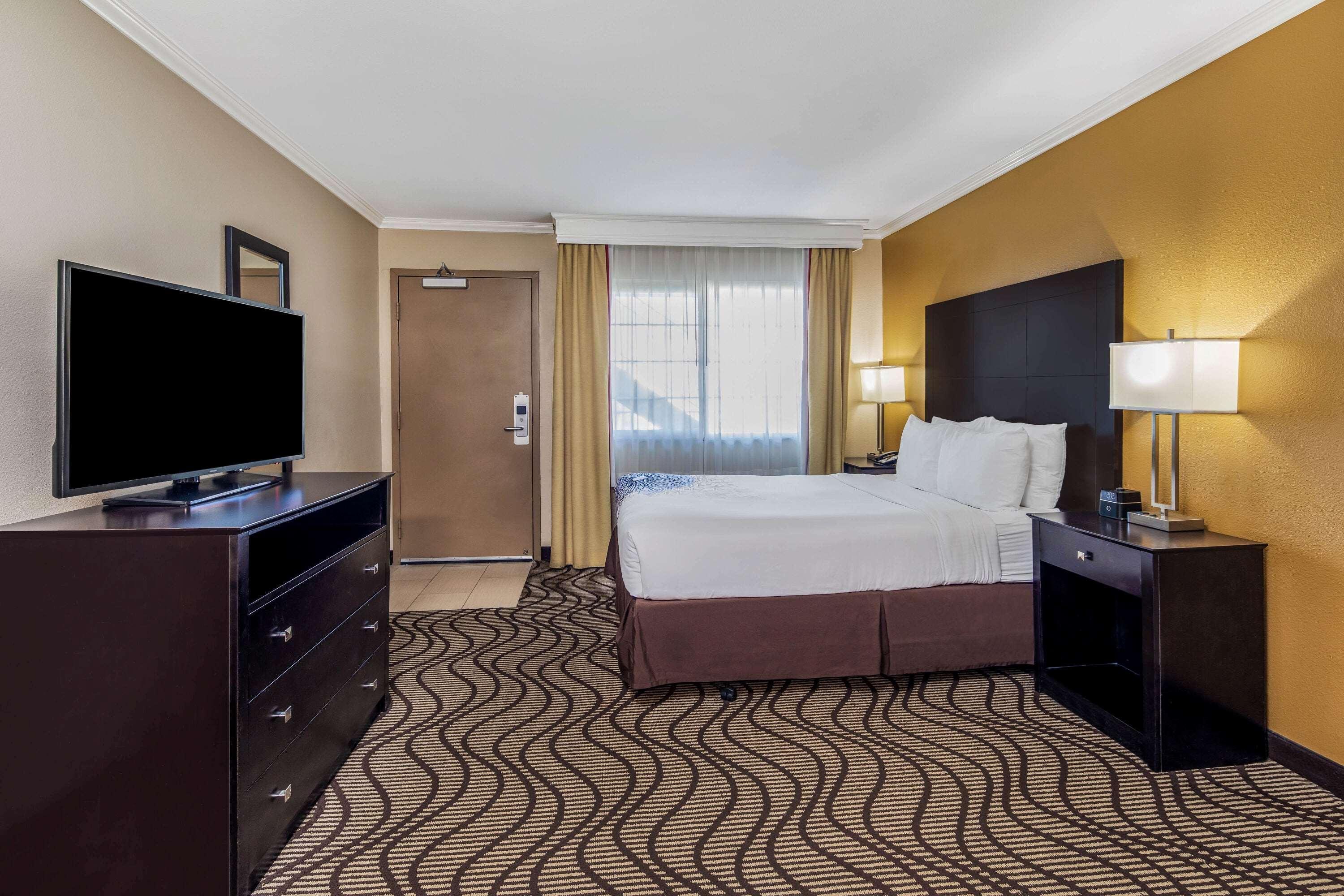 La Quinta By Wyndham Carlsbad - Legoland Area Hotel Екстериор снимка