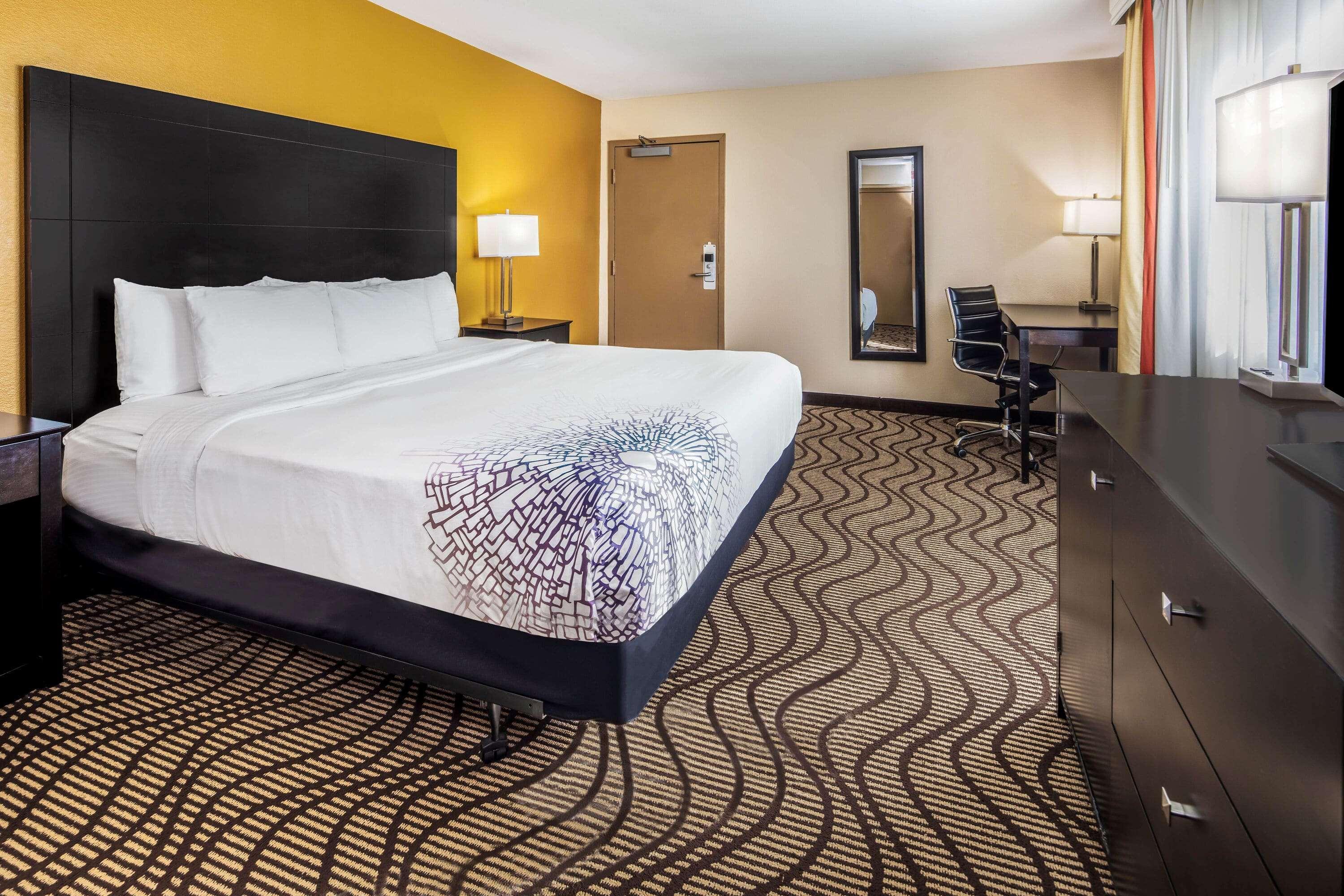 La Quinta By Wyndham Carlsbad - Legoland Area Hotel Екстериор снимка