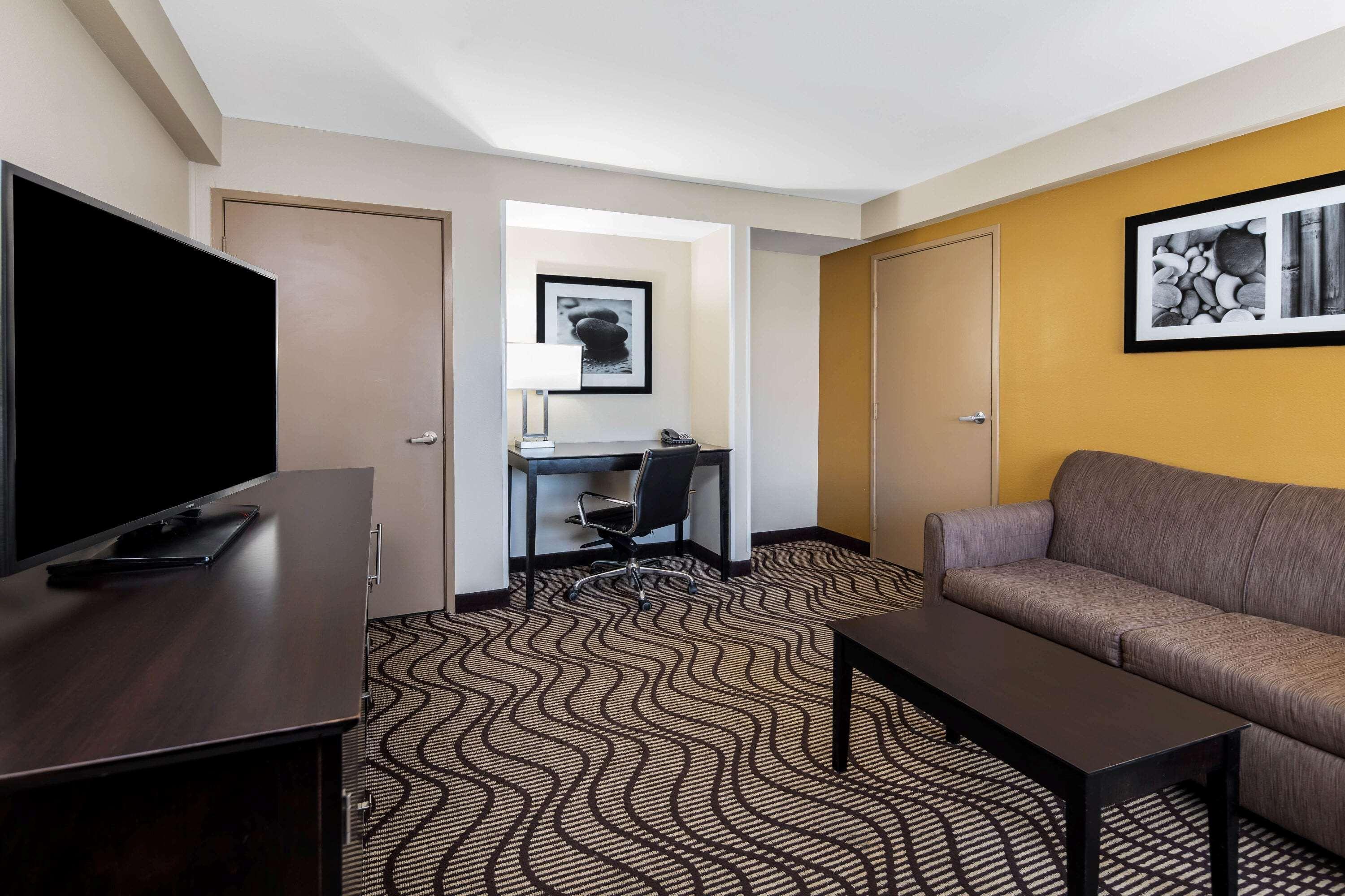 La Quinta By Wyndham Carlsbad - Legoland Area Hotel Екстериор снимка