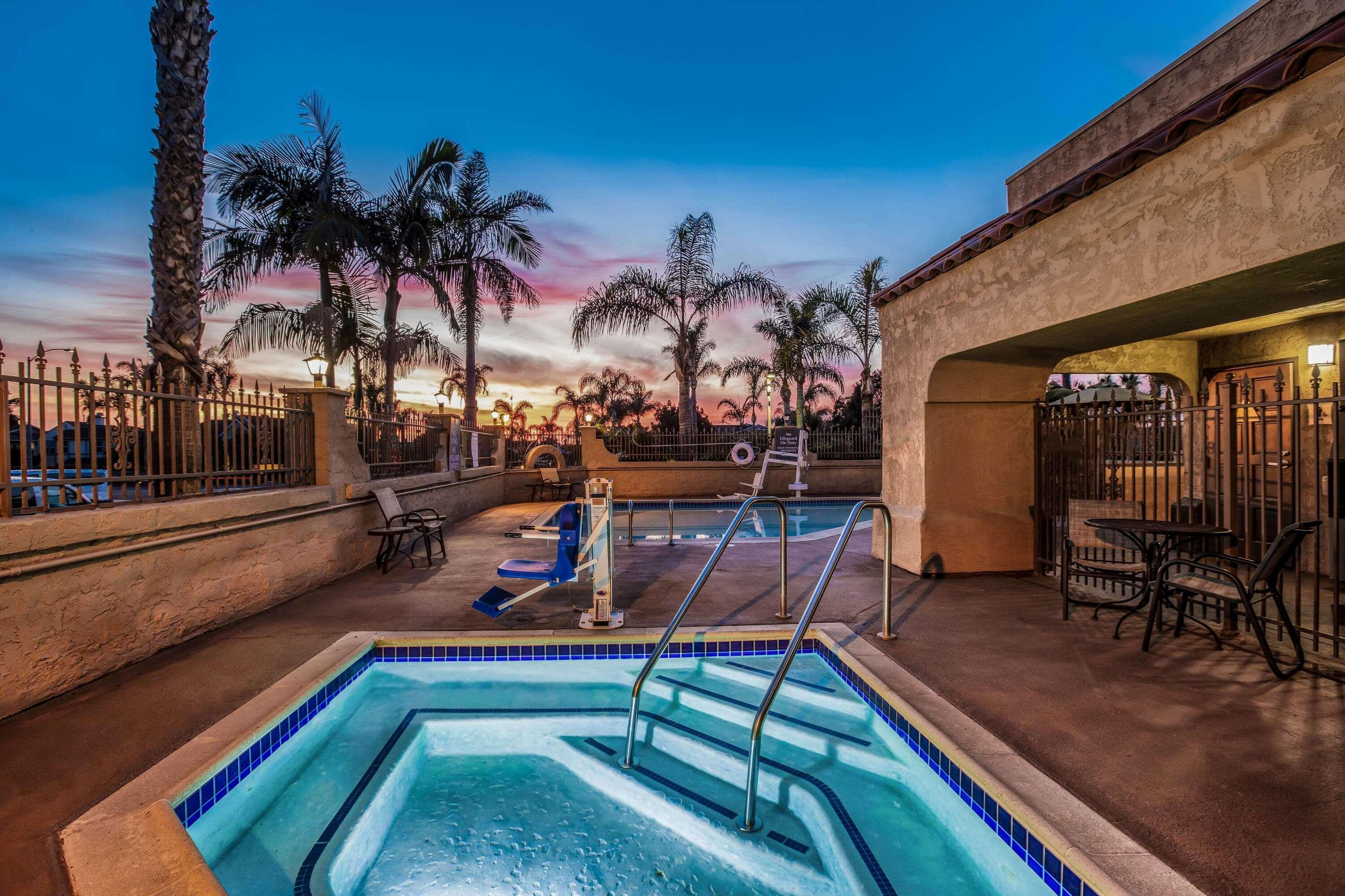 La Quinta By Wyndham Carlsbad - Legoland Area Hotel Стая снимка